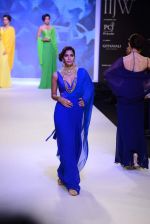 Model walk the ramp for Kay Jewels on Day 4 of IIJW 2013 on 7th Aug 2013 (70).JPG